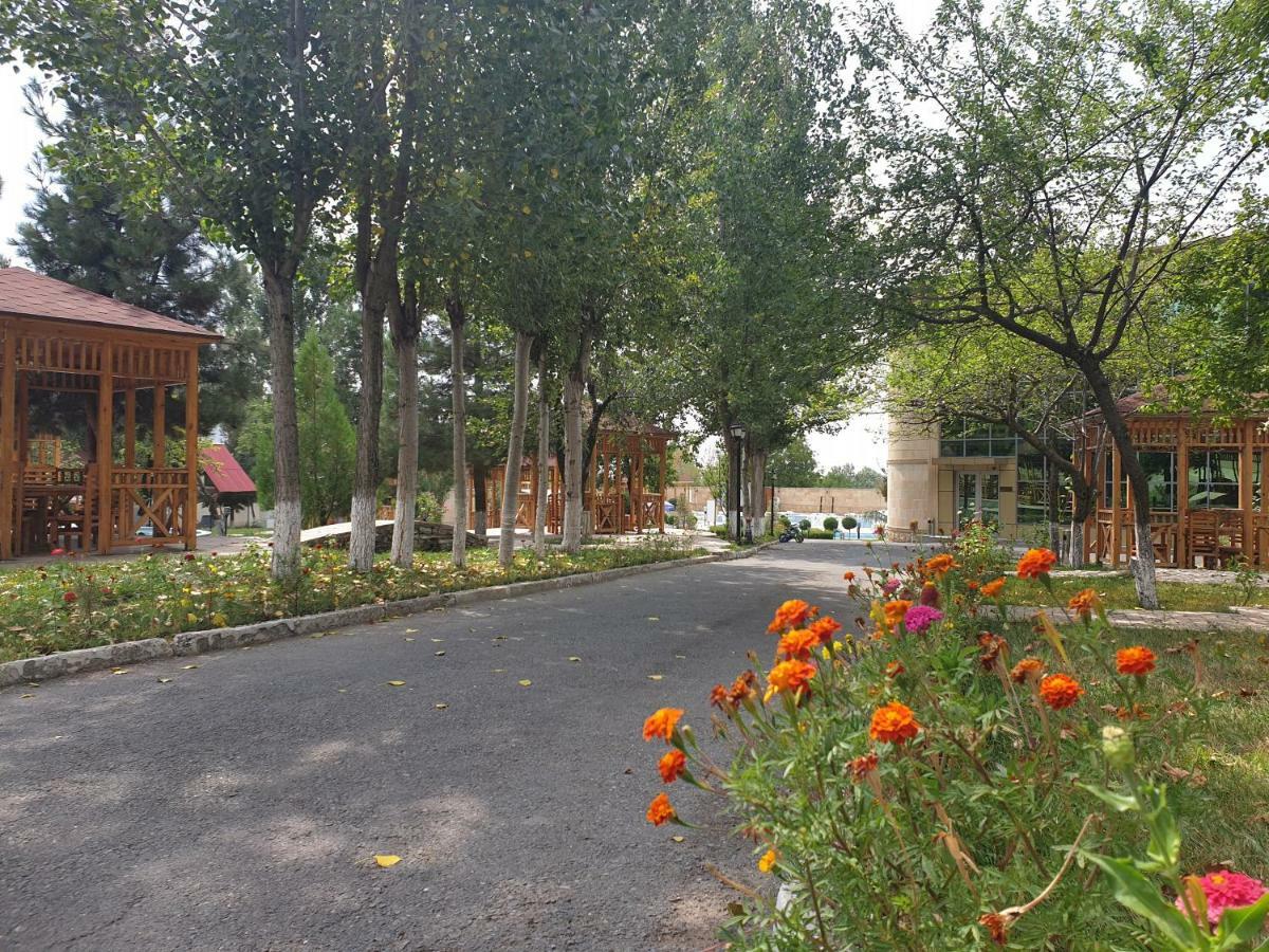 Gabala Yeddi Gozel Hotel ภายนอก รูปภาพ